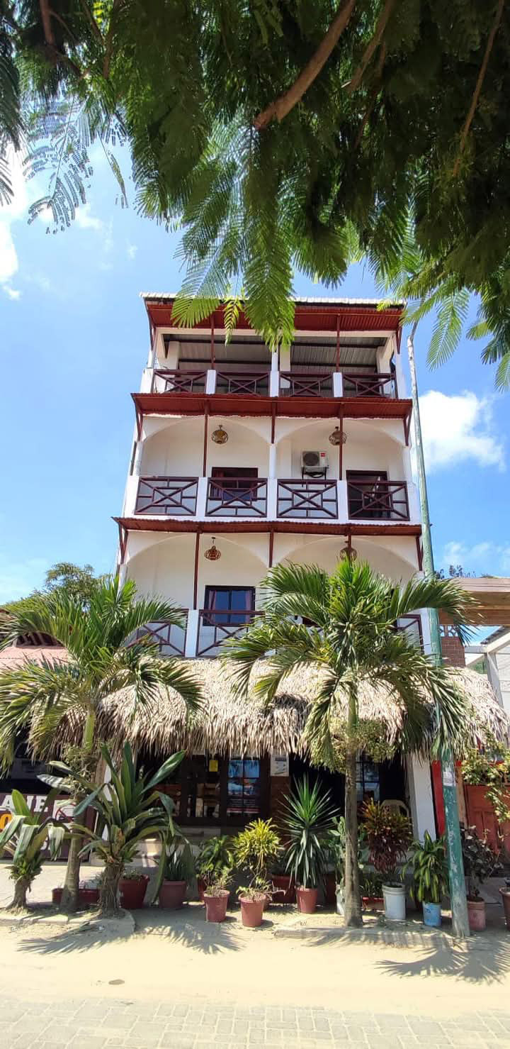 Inicio hostal hump back int puerto lopez ecuador 1