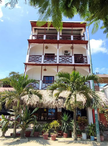 Inicio hostal hump back int puerto lopez ecuador 2