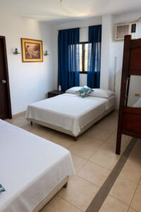 Inicio hostal hump back int puerto lopez ecuador arcoiris habitaciones12