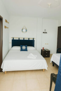 Inicio hostal hump back int puerto lopez ecuador arcoiris habitaciones13