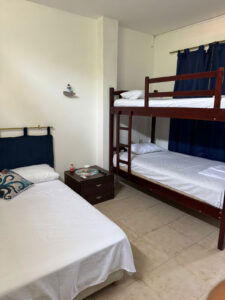 Inicio hostal hump back int puerto lopez ecuador arcoiris habitaciones16