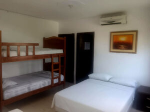 Inicio hostal hump back int puerto lopez ecuador arcoiris habitaciones4