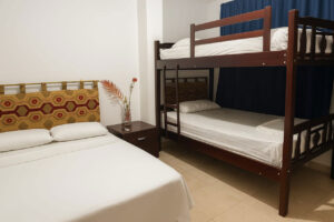 Inicio hostal hump back int puerto lopez ecuador arcoiris habitaciones6