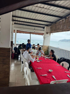 Inicio hostal hump back int puerto lopez ecuador arcoiris restaurante1