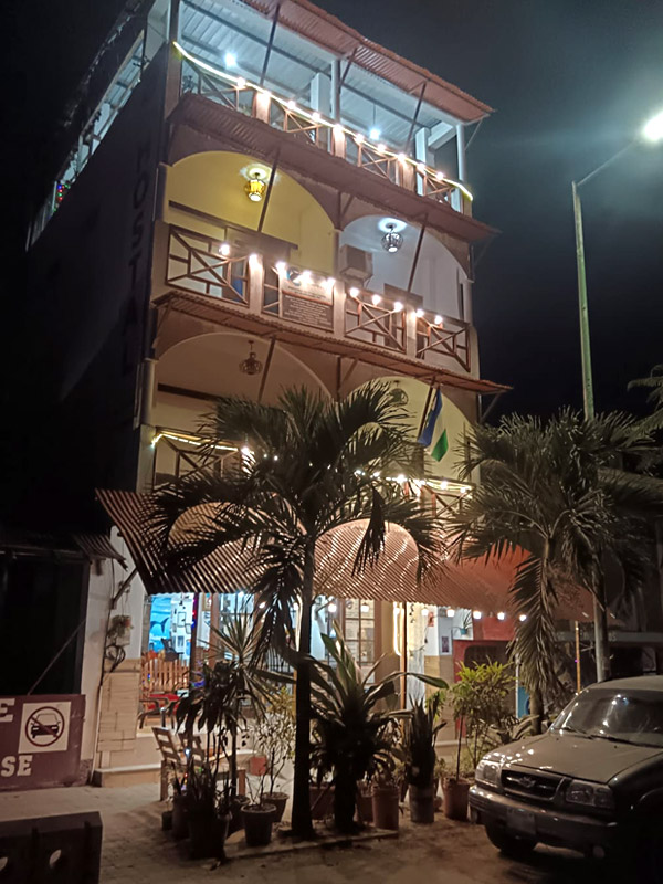 hostal humpback internacional noches navidad 2025 2