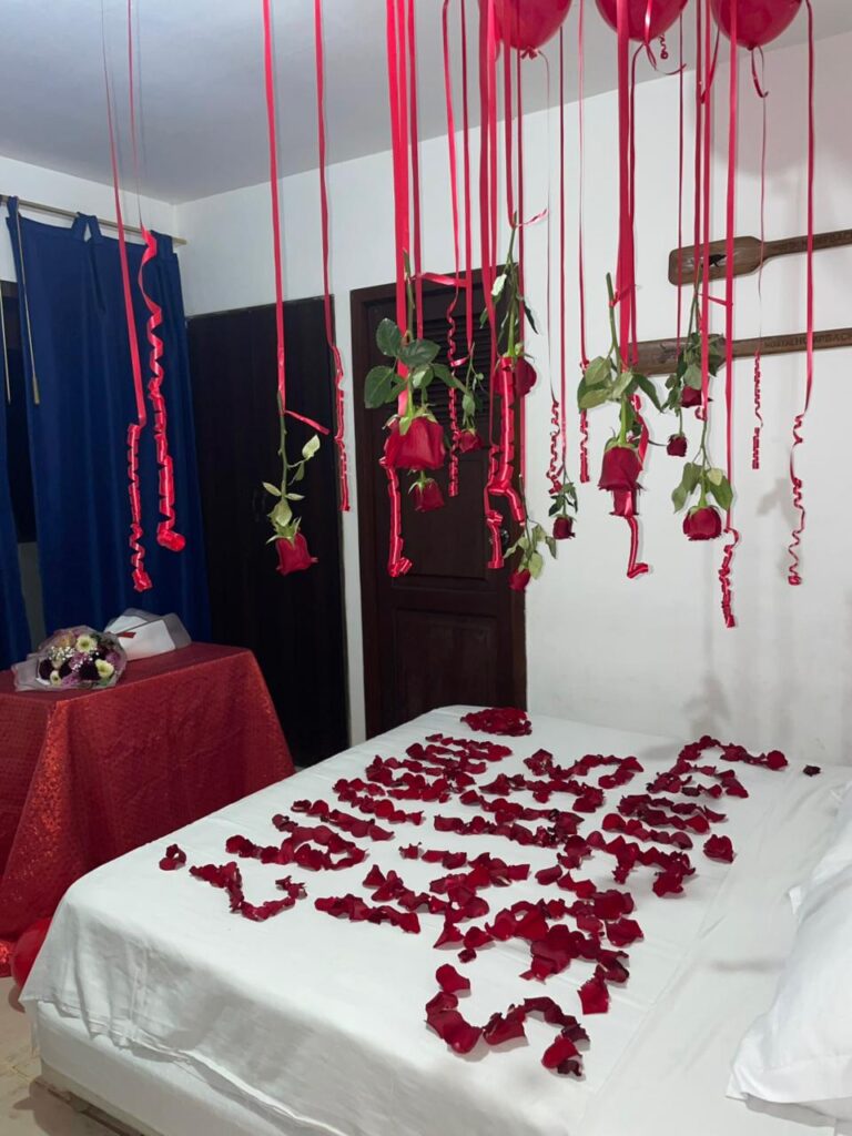hostalhumpbackint pedernales manabí ecuador pedido de novia rosas1